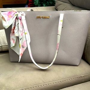 🌸Betsey Johnson🌸XO Zaria Tote with Scarf🌸